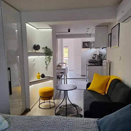Elzi Apartment *